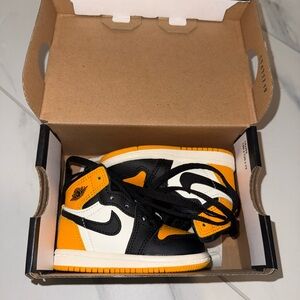 Jordan Retro High OG in Black and Yellow